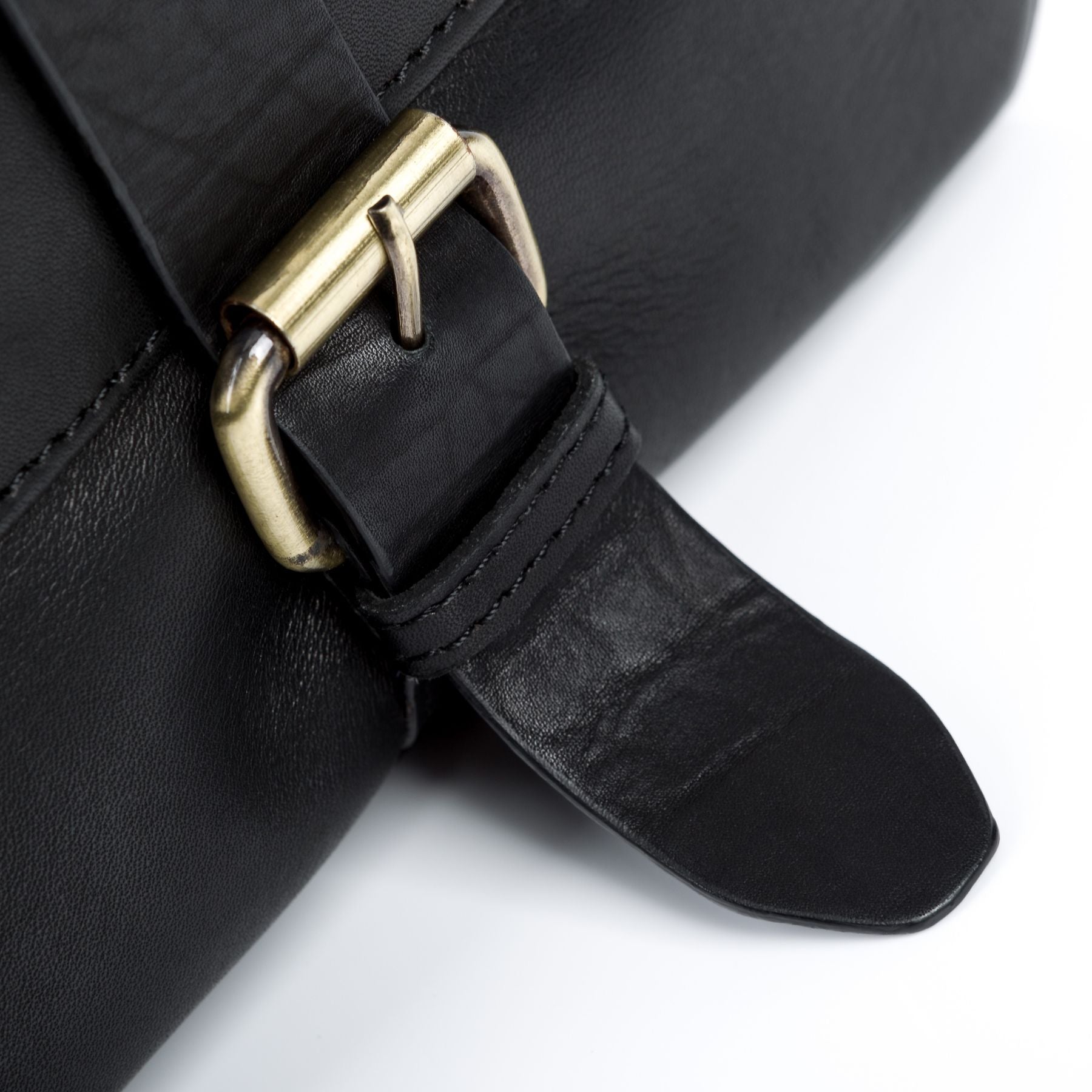 FEYNSINN BERLIN Messenger Bag Leder Postbag klein JACKSON schwarz 8659