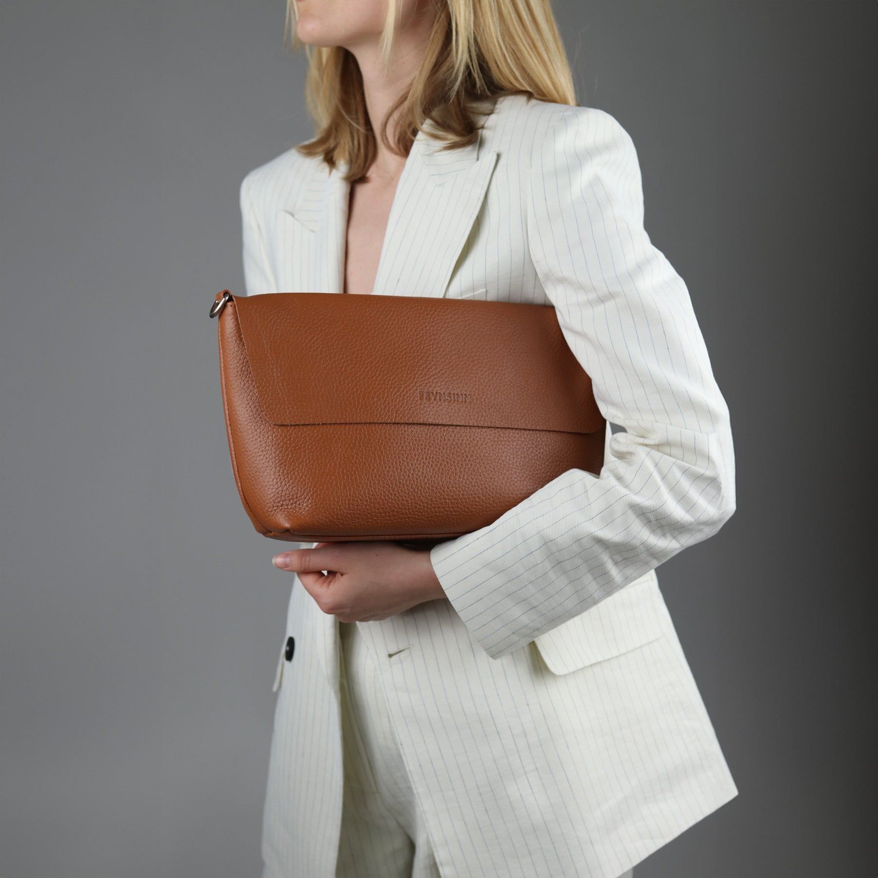 FEYNSINN BERLIN Schultertasche Leder LIVA M Umhängetasche Damen 45456