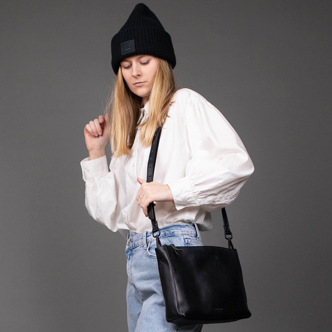 FEYNSINN BERLIN Schultertasche Leder & Clutch Leder JEMMA schwarz 36801