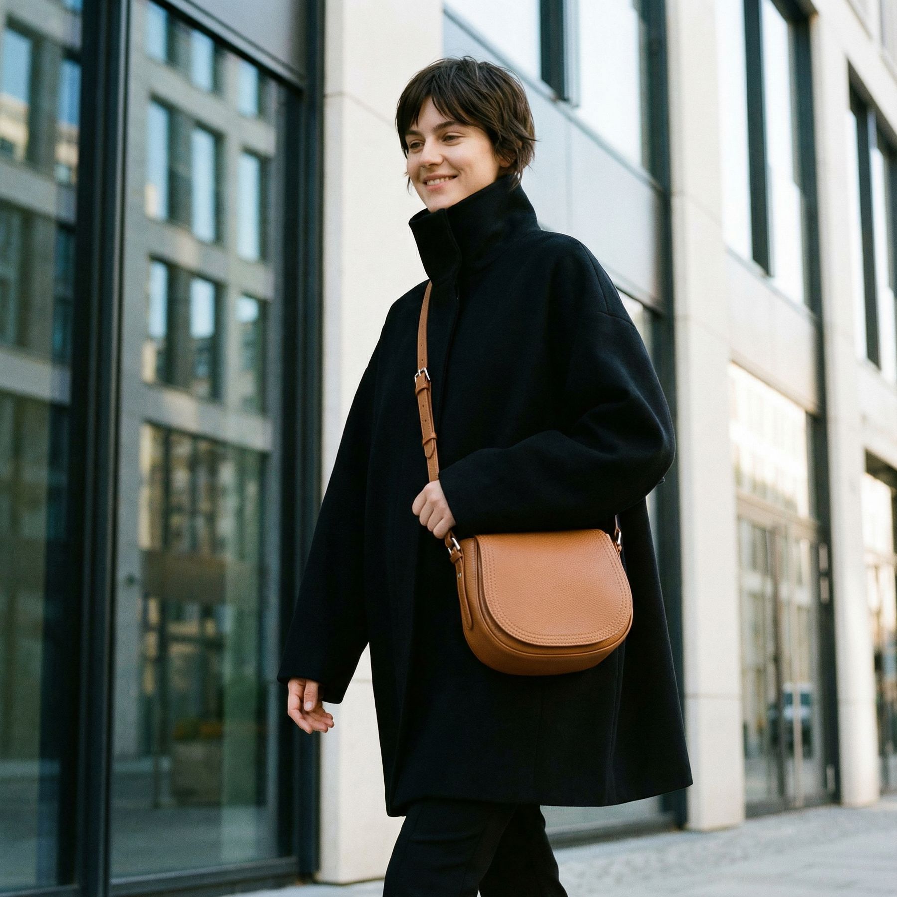 SUKI Leather Shoulder Bag