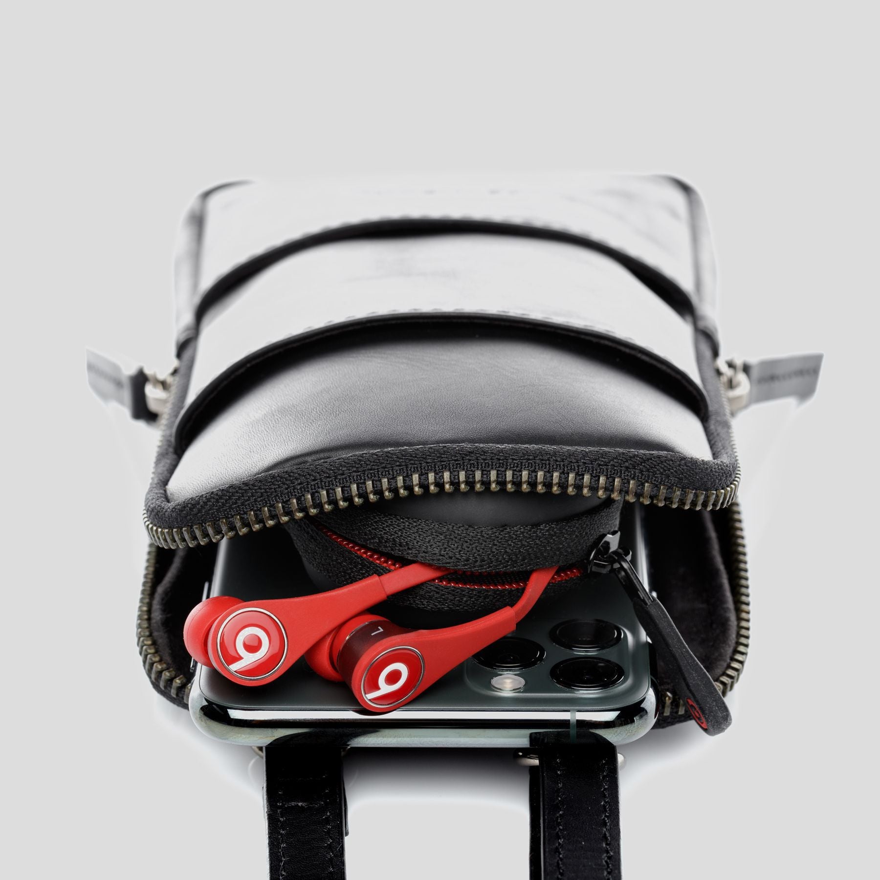 FEYNSINN BERLIN mobile-iphone-Umhängetasche Leder-bag KJELL schwarz 27812