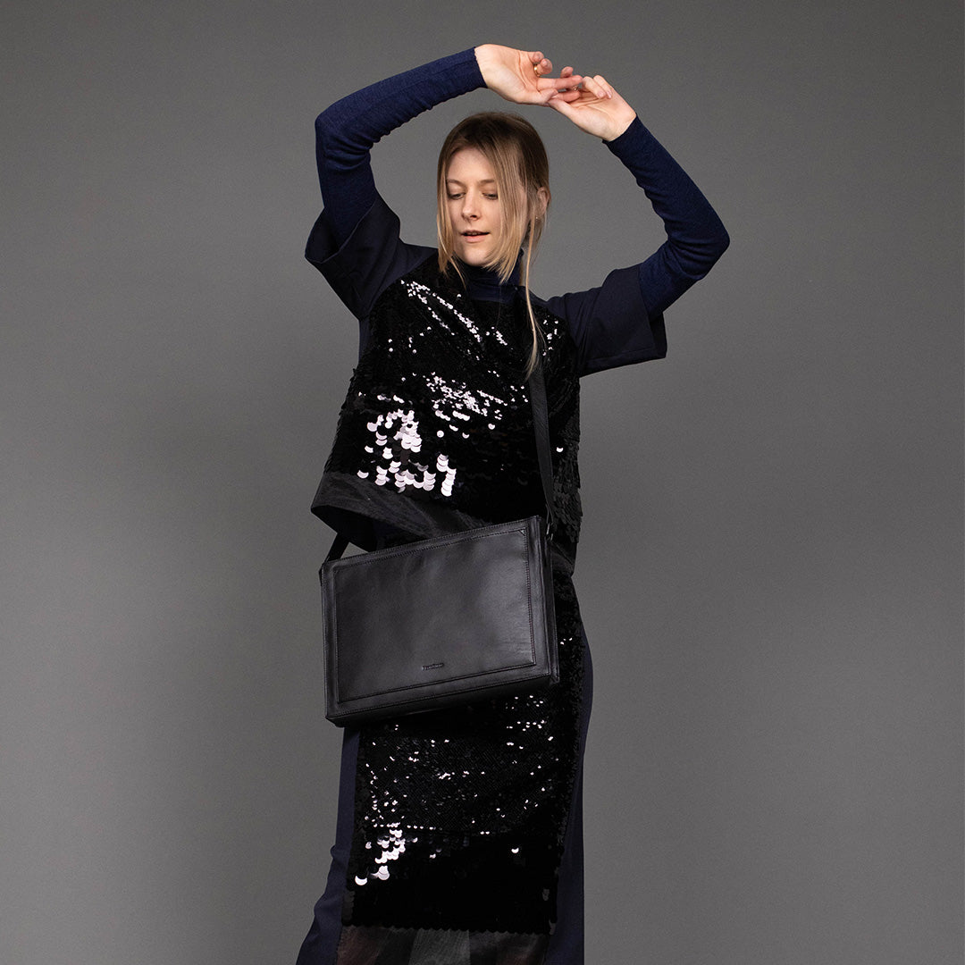 FEYNSINN BERLIN Schultertasche Leder SELVA schwarz 36807