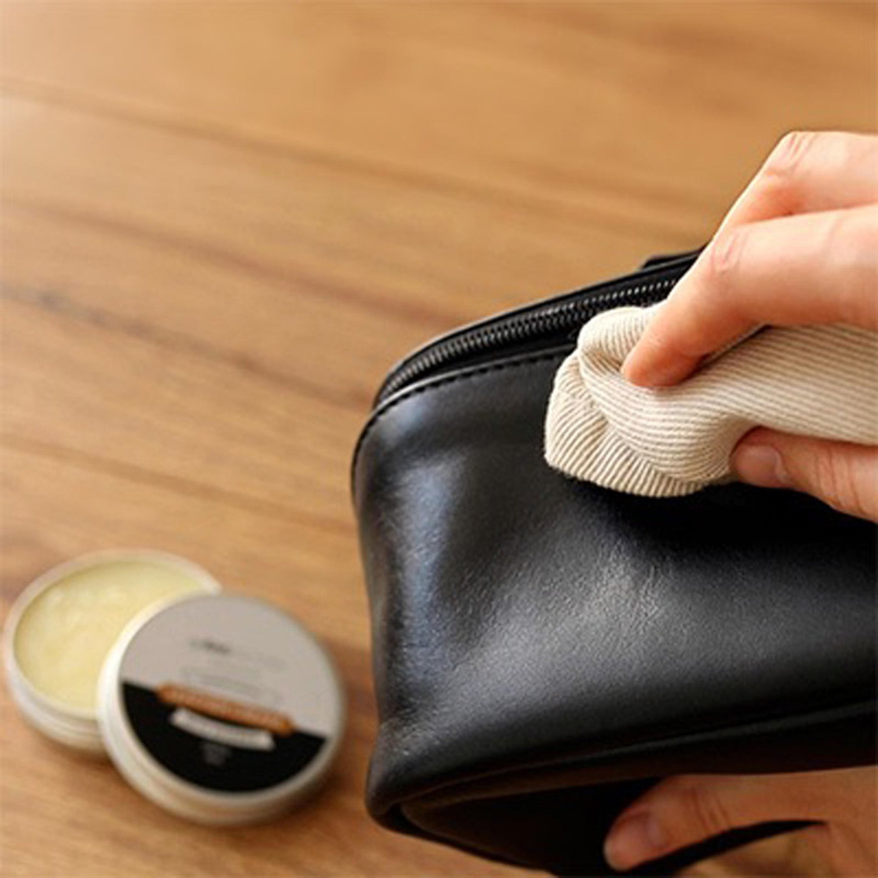 Kulturtasche wird gepflegt