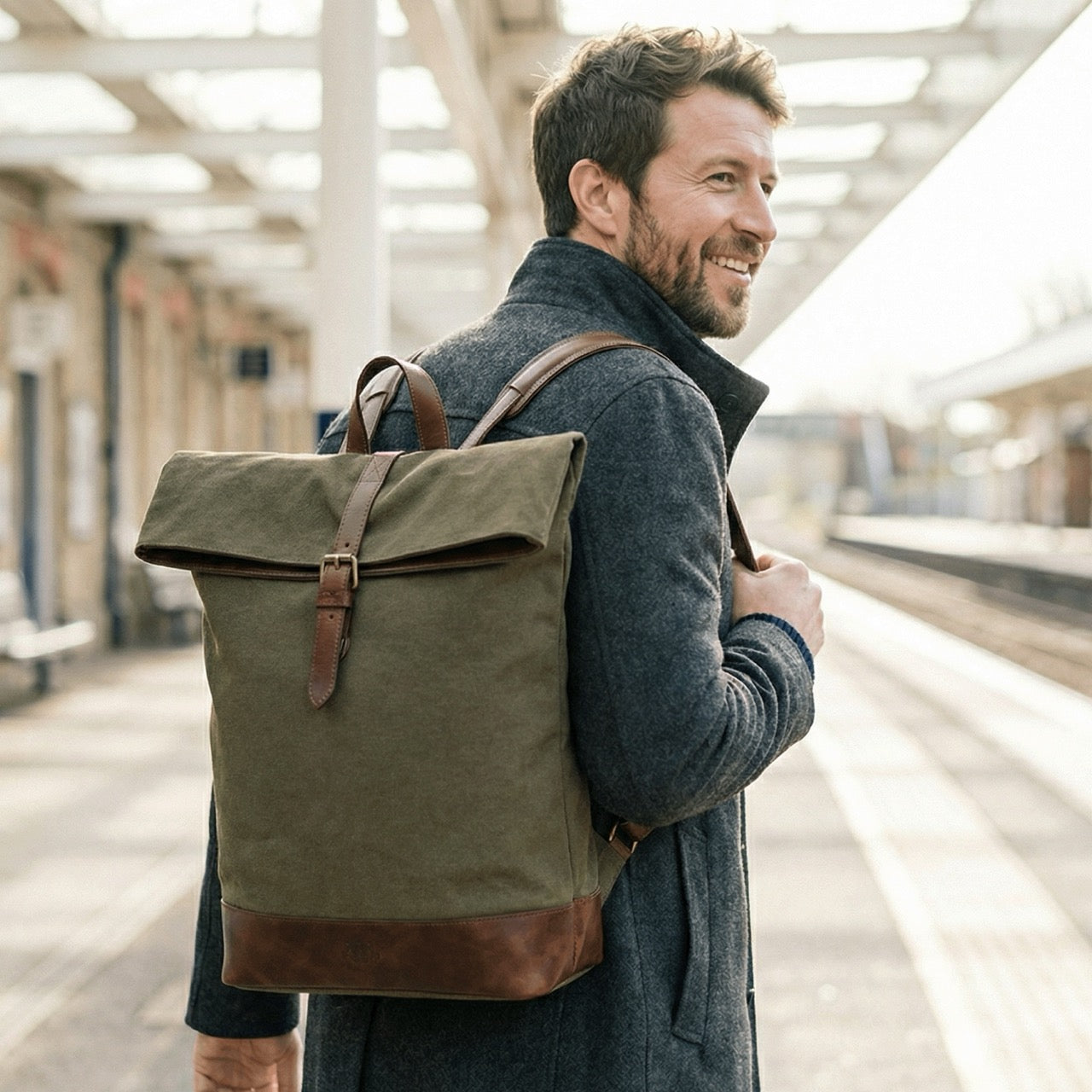 Rucksack Canvas auf Rücken von Mann