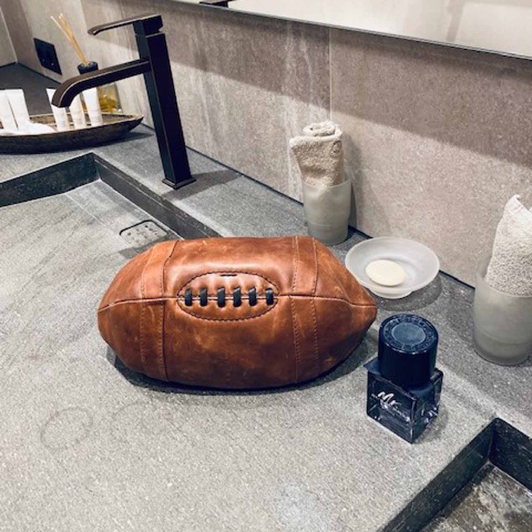 SID & VAIN Kulturbeutel Leder-football ISAAC braun-cognac 23070