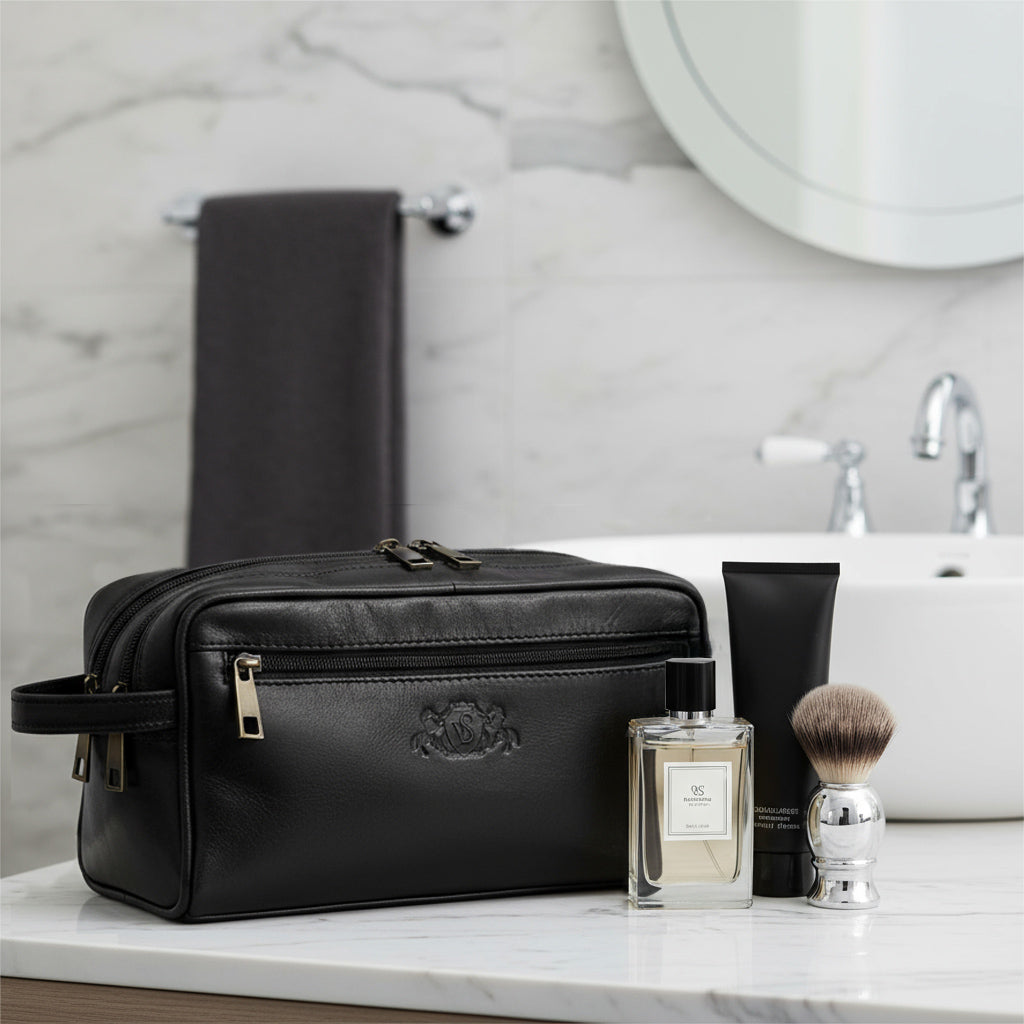 SID & VAIN Kulturbeutel Leder GATWICK schwarz in use