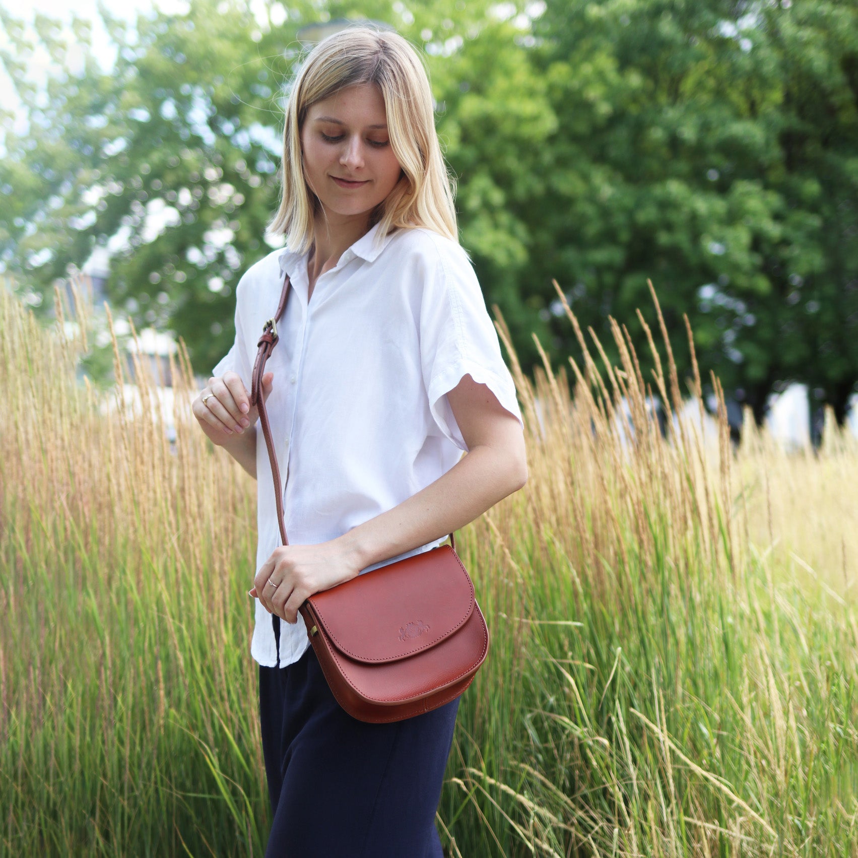 SID & VAIN Schultertasche Leder TRISH versch. Farben Größen Handtasche Leder 10
