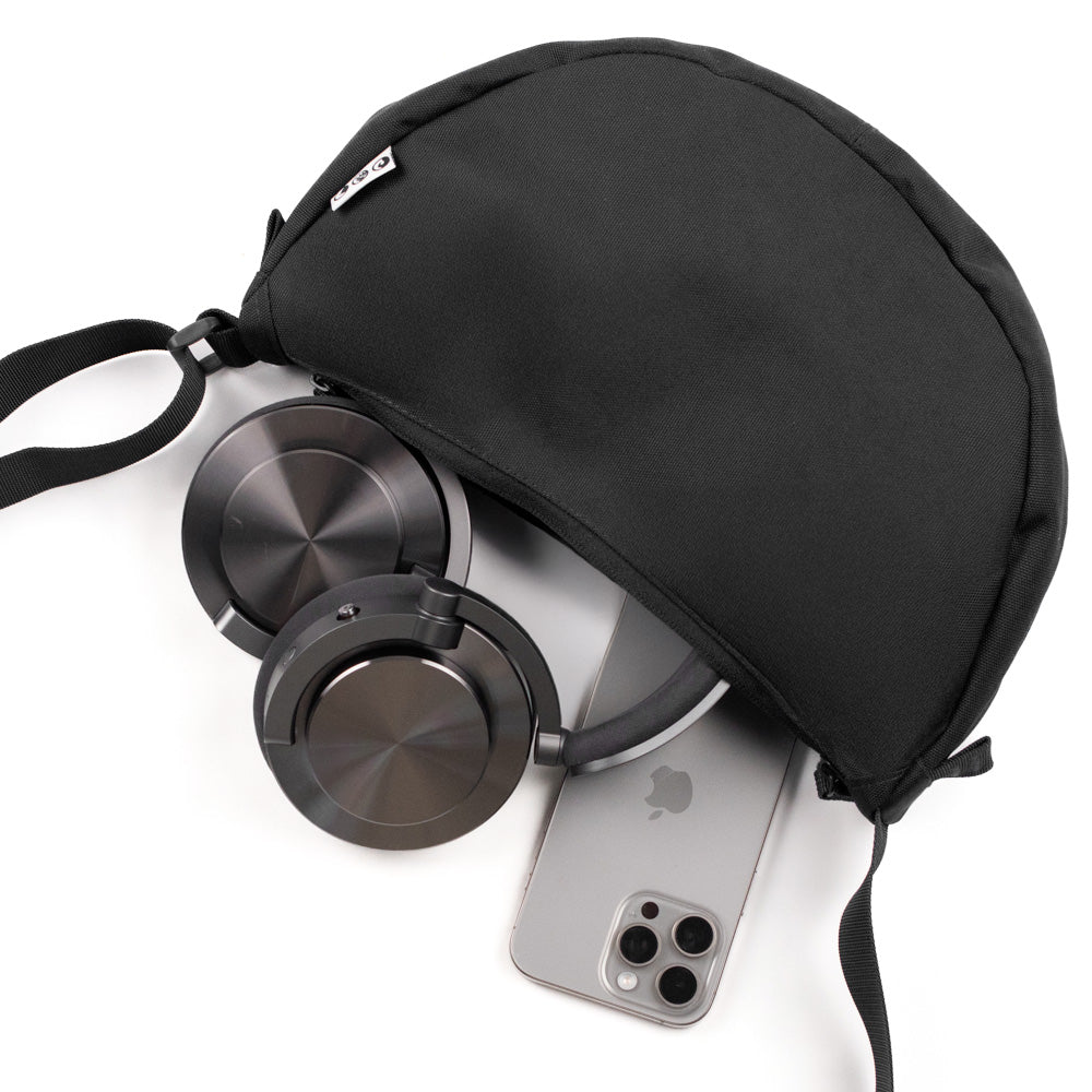 Moon Bag schwarz produktbild was alles reinpasst kopfhoerer, iphone