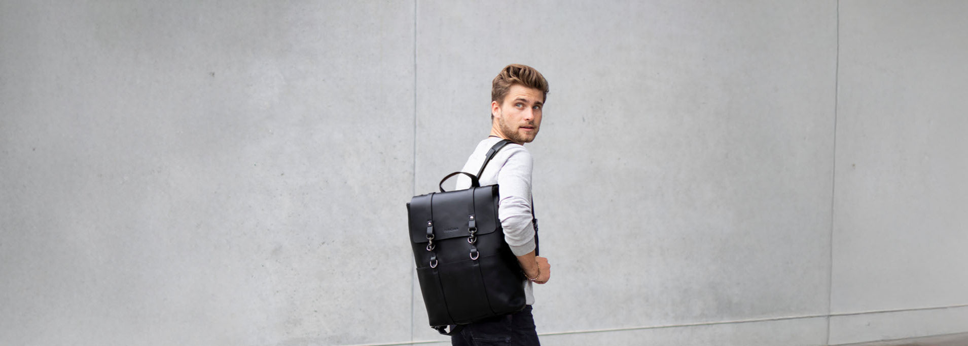 Laptop Rucksack schwarz Leder modern