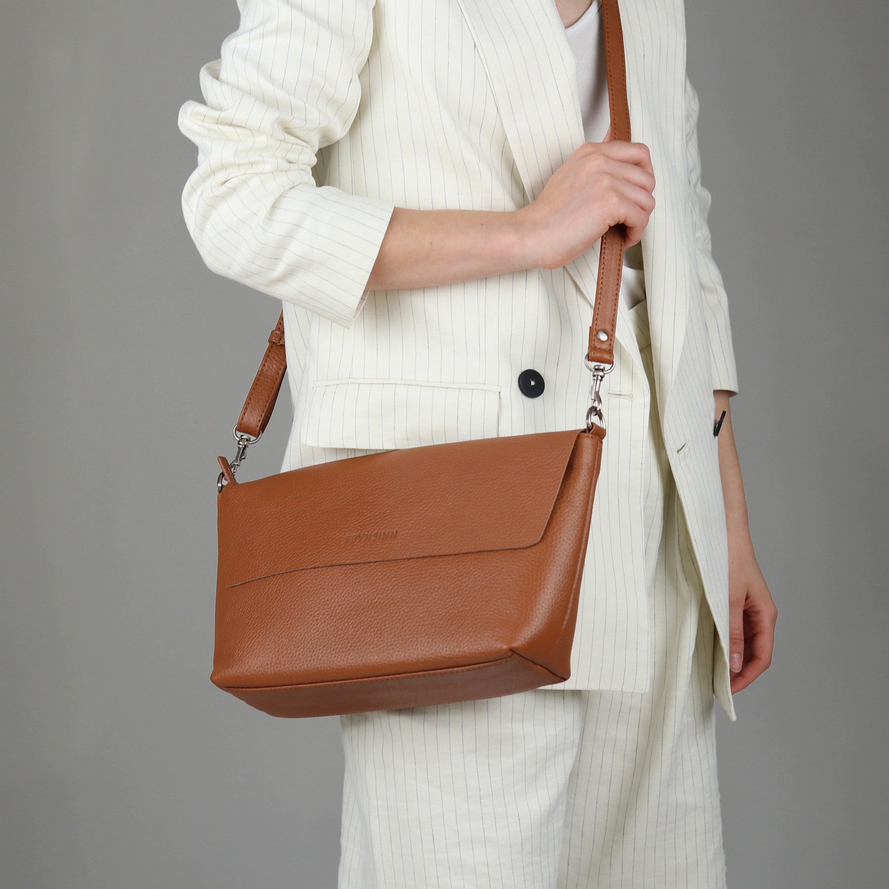 FEYNSINN BERLIN Schultertasche Leder LIVA M Umhängetasche Damen 2