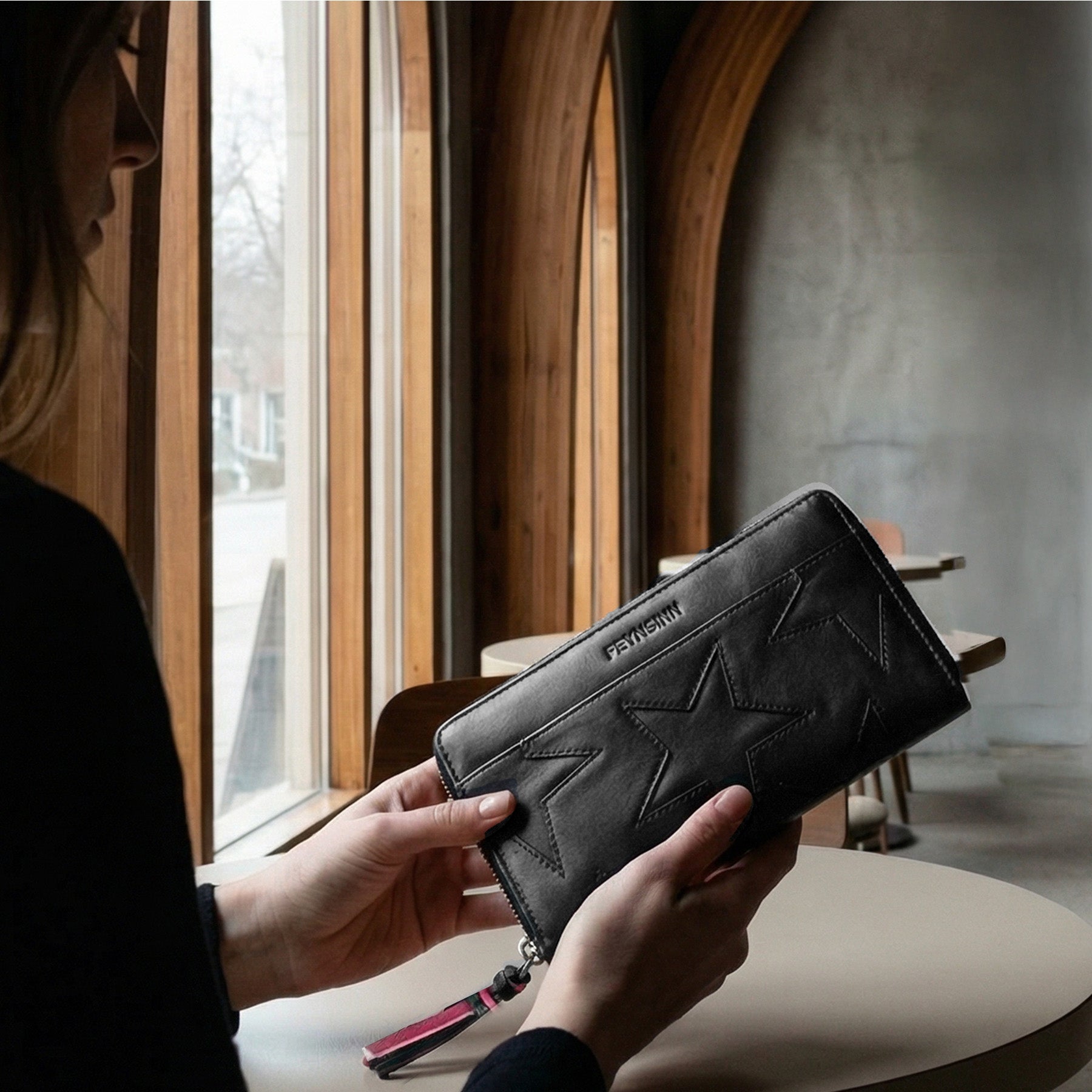 Geldbeutel-Leder-schwarz-schwarz-2-inuse