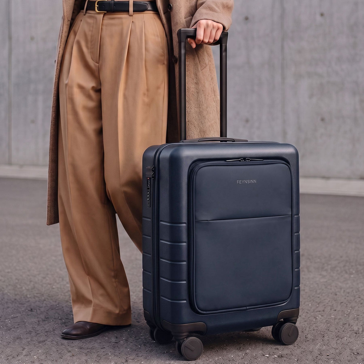 Handgepäck Ryker Smart mit Laptopfach navy Inuse 1