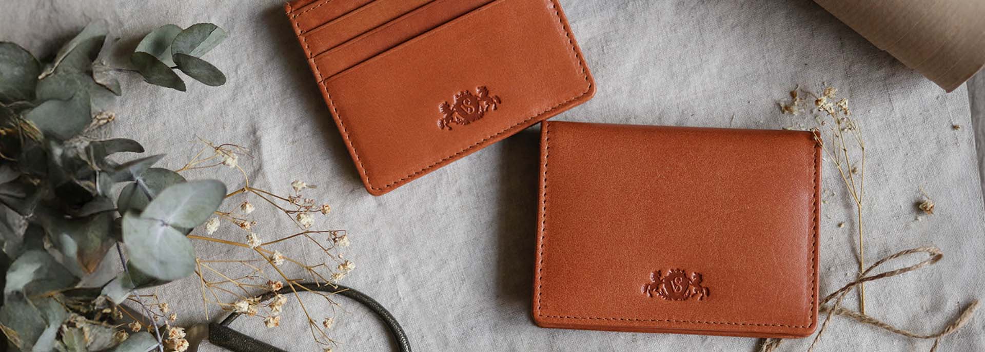 Geschenkefinder Leder Kartenetui auf Stoff