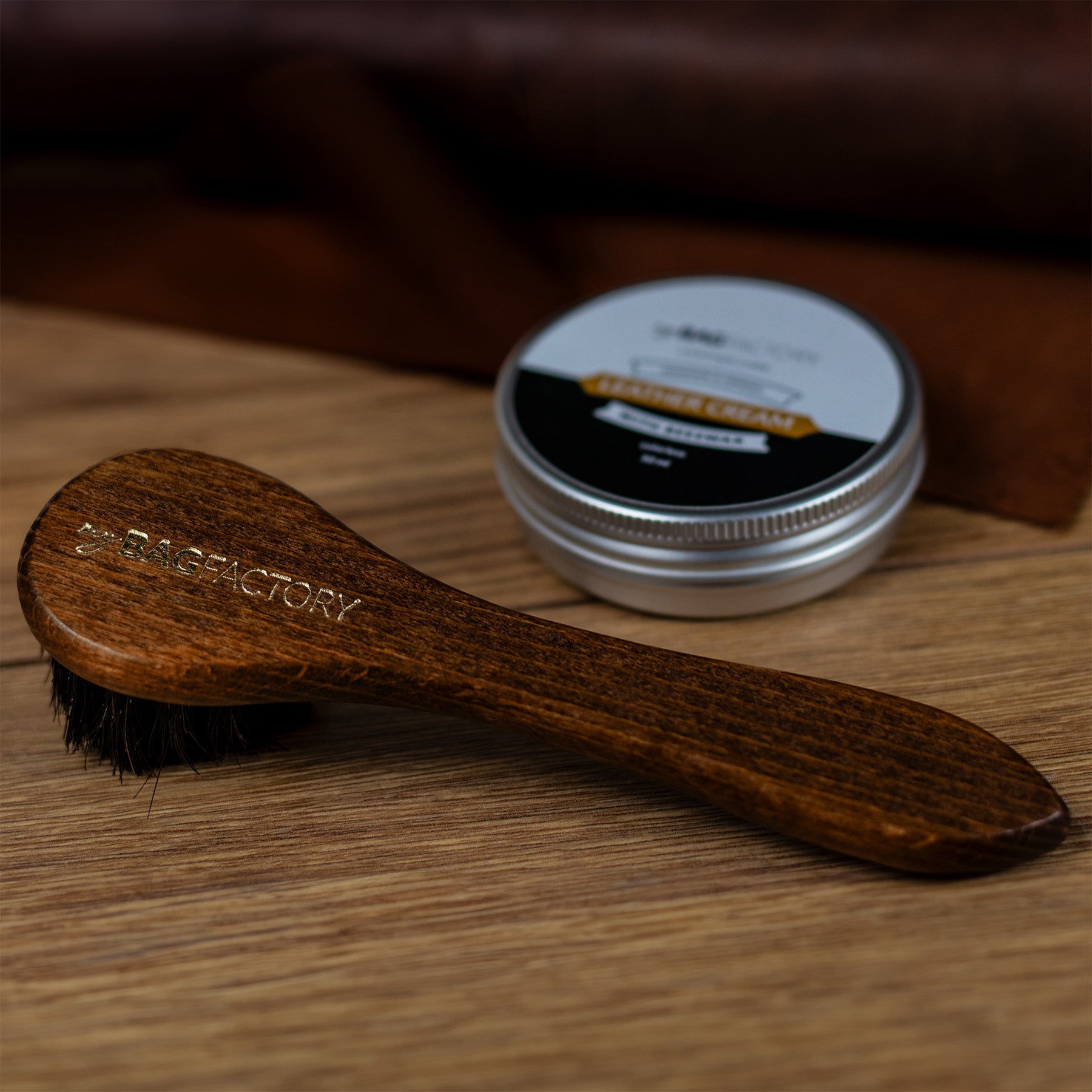 myBagFactory Ledercreme 50 ml praktisches Set mit Bürste 45963