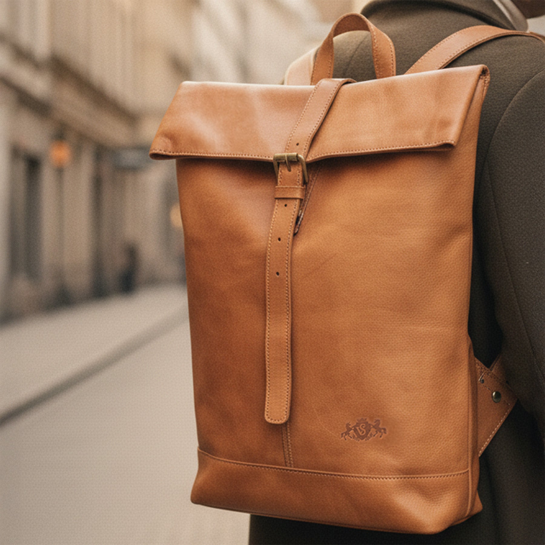 Rolltop backpack leather light brown 15" JAY