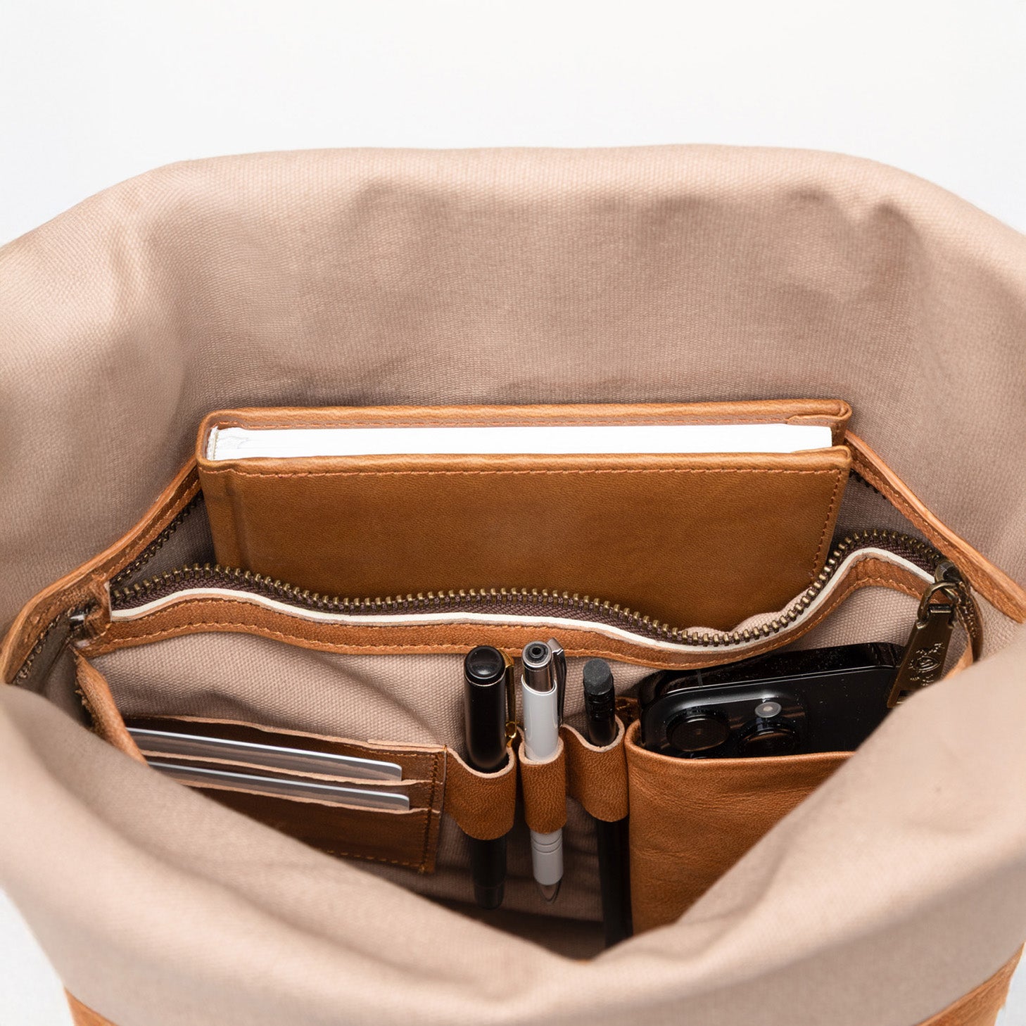 Rolltop backpack leather light brown 15" JAY