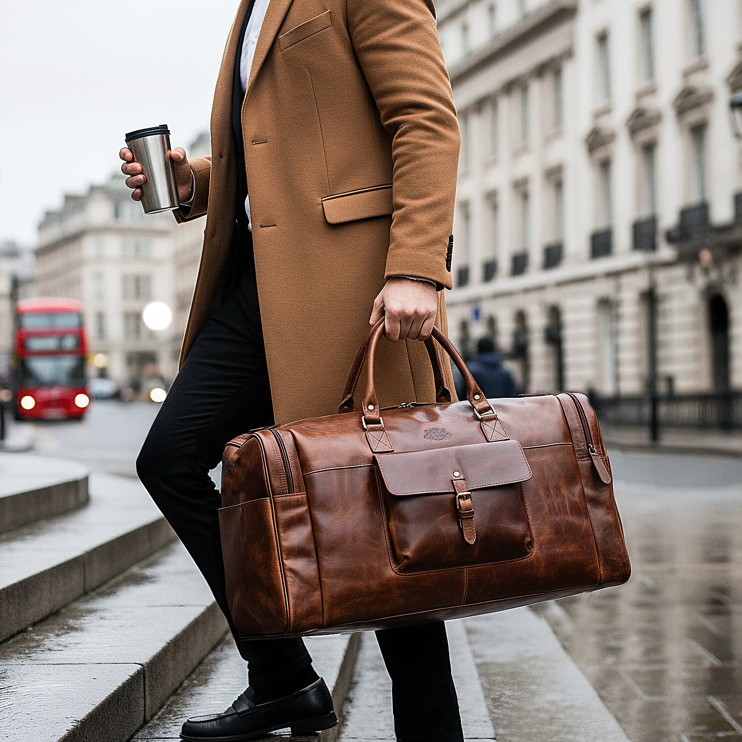 Inusebild von Reisetasche aus Leder mit schoener Patina in London
