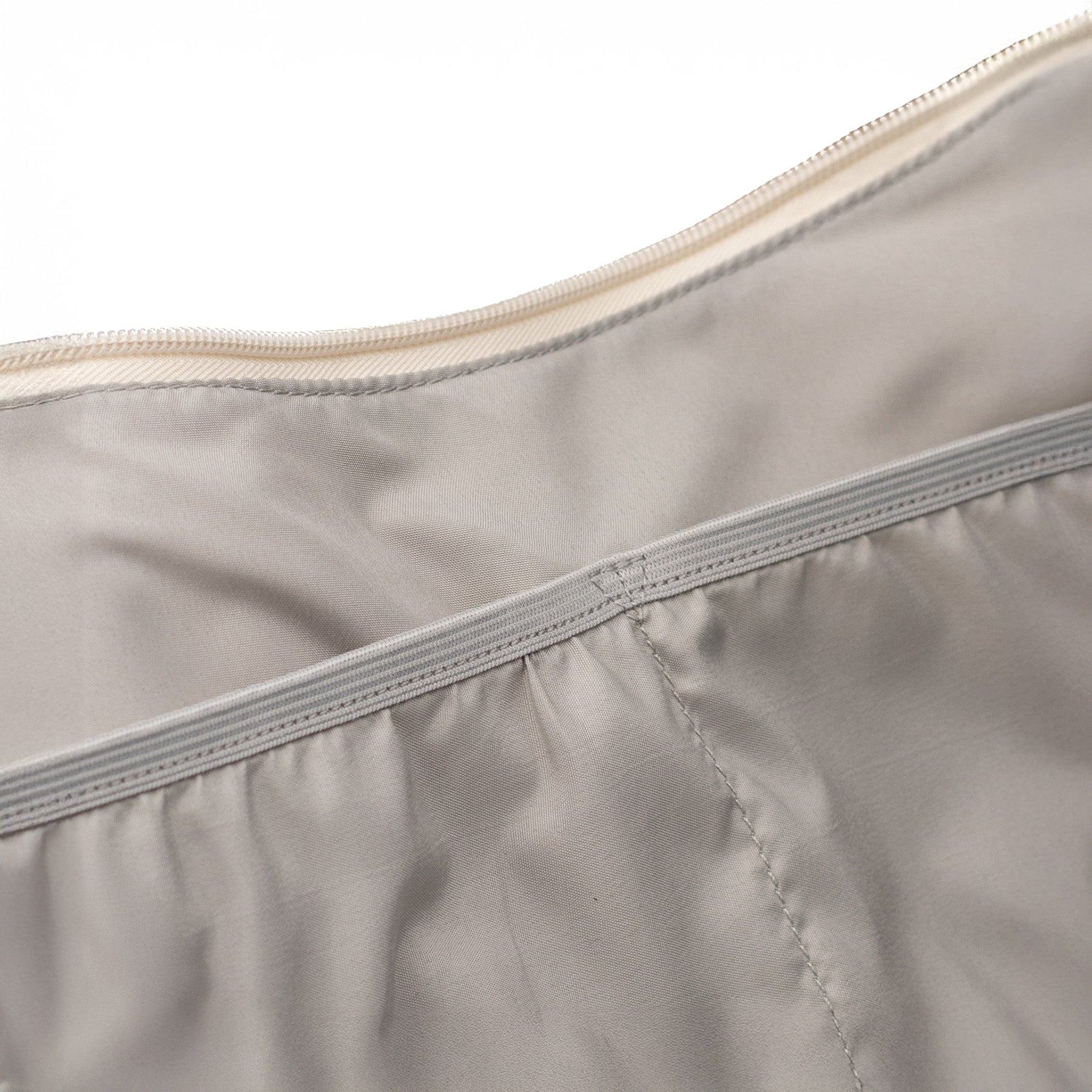 Moon bag xl beige Innenaufnahme von den Taschen