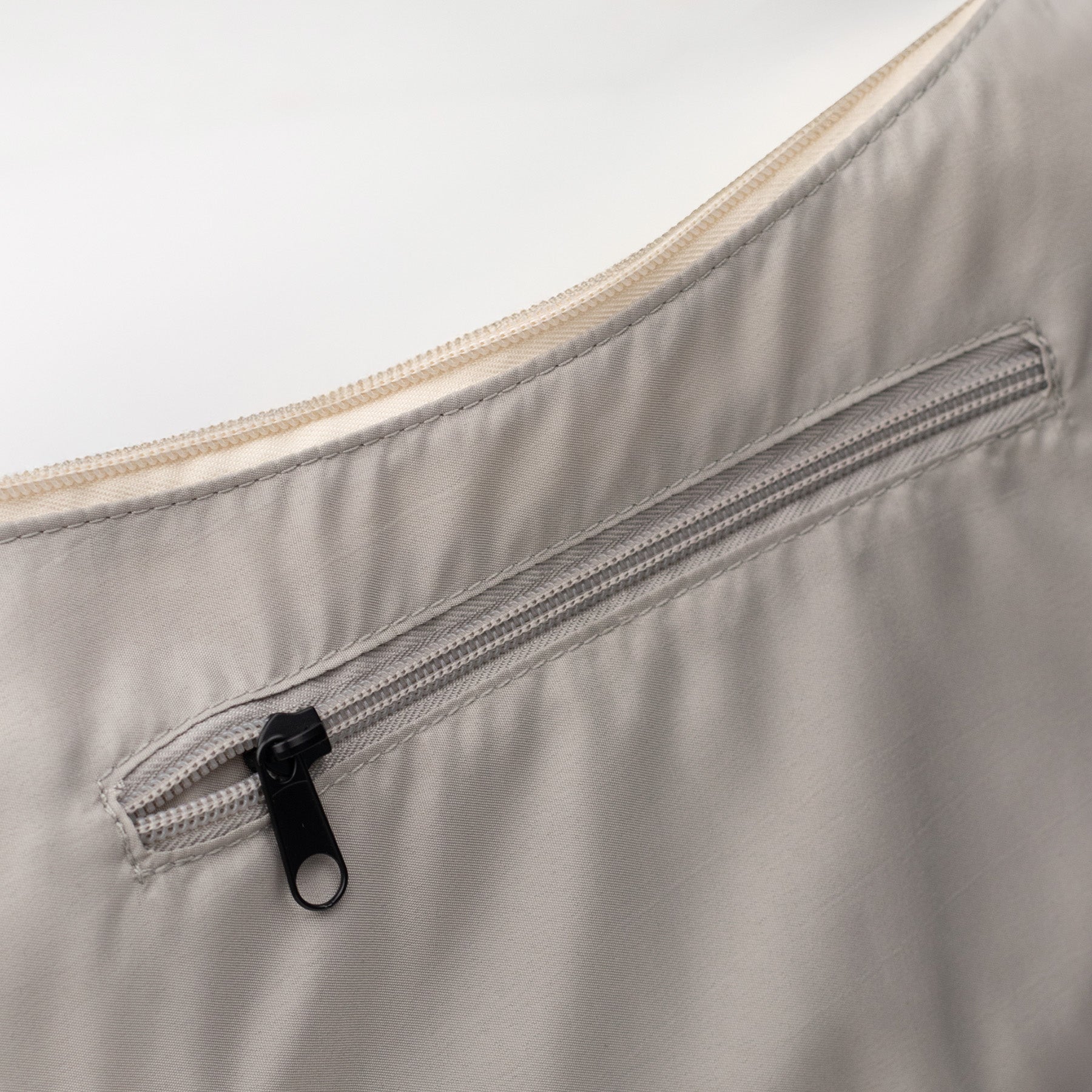 Moon bag XL xl beige Innenaufnahme vom Reißverschluss