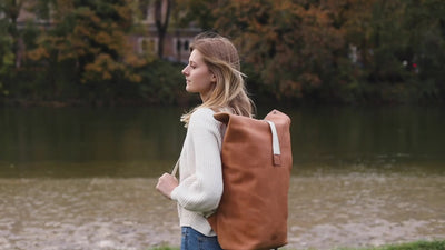 Video Rucksack DAMIAN hell an Frau